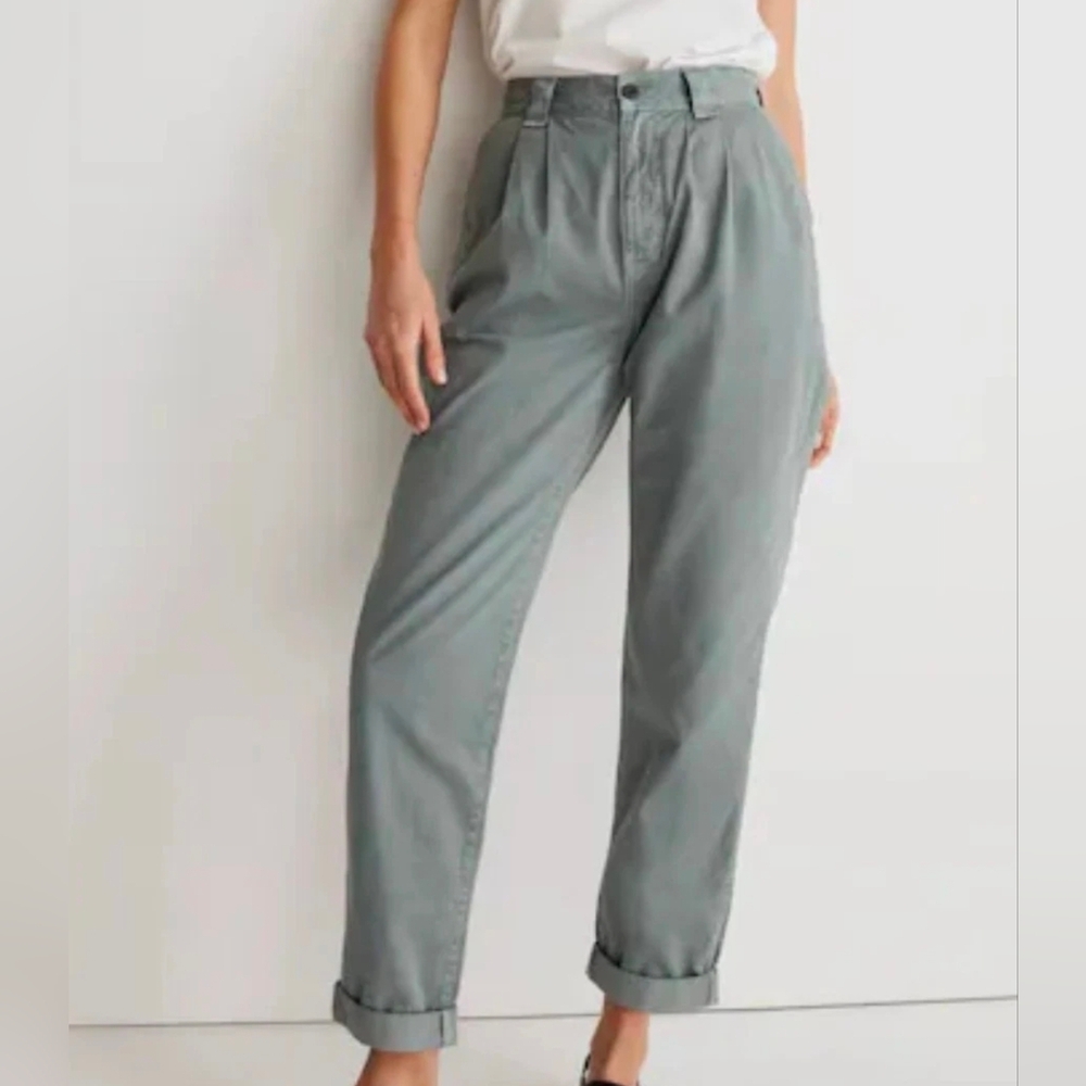 Madewell Womens Size 26 Light Gray Pleated Chino Pants Back Pockets